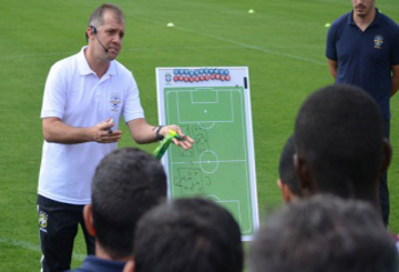 Baptista: "Não venho só dar aula, venho aprender"